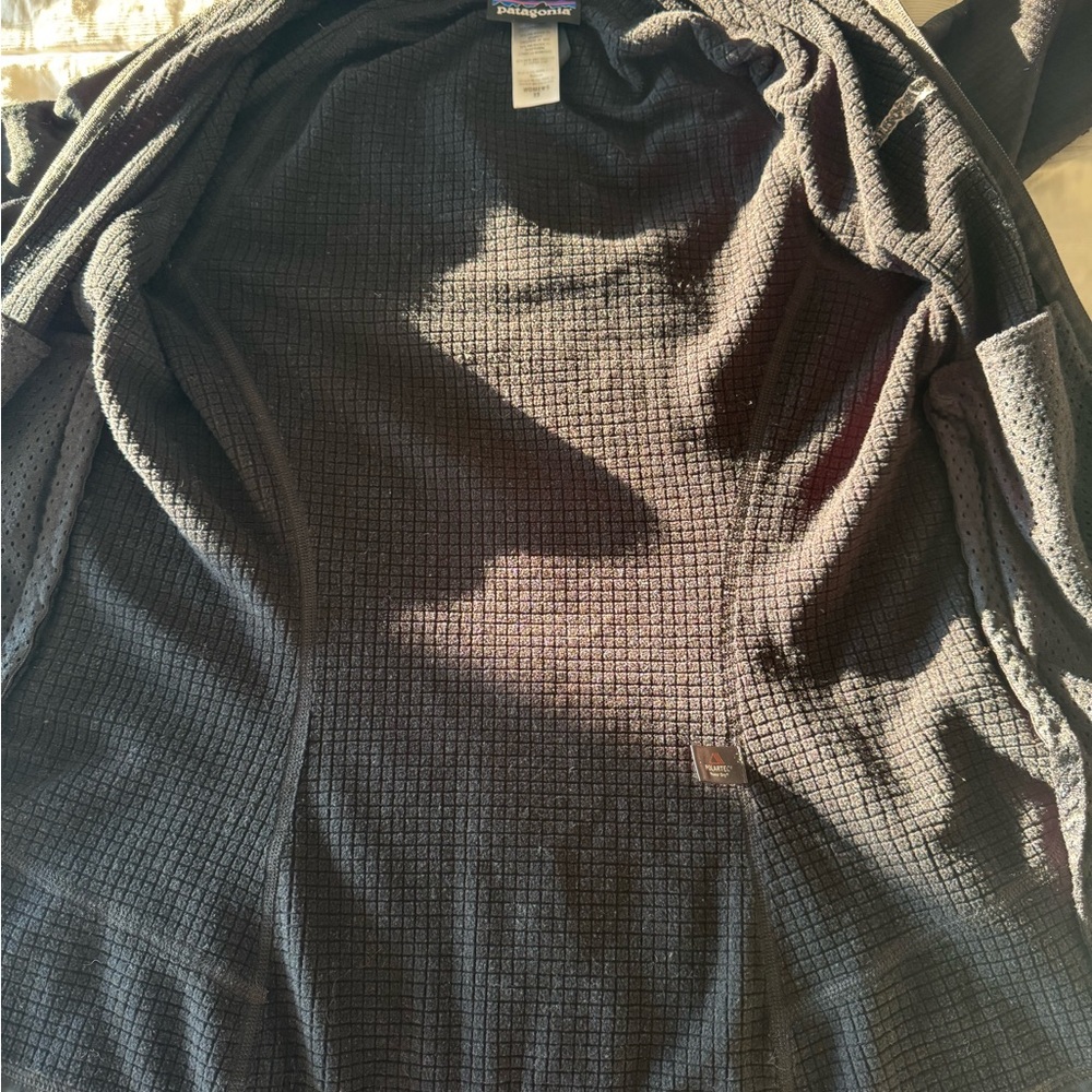 Patagonia Women's Black R1 Full Zipper Jacket - Picture 3 of 8
